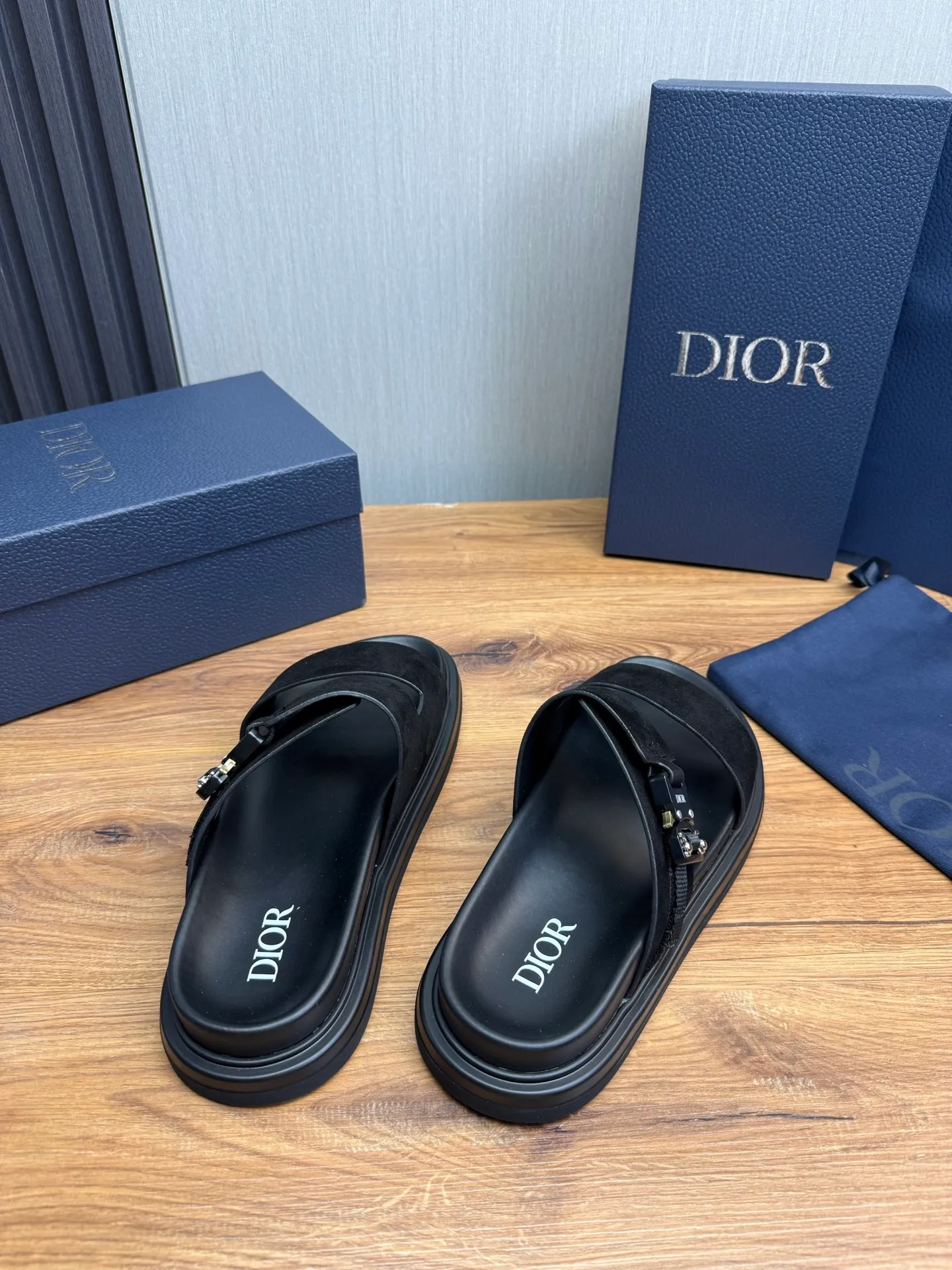 Men's shoes 300💰 Dior. Men's slippers🩴 Official website 1:1 production 38-45 size 45 46 🉑️Customized original material shipped✅